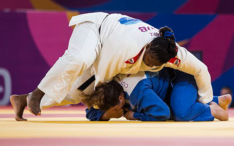 Idalys Ortiz en el combate contra la estadounidense Nina Cutro-Kelly.