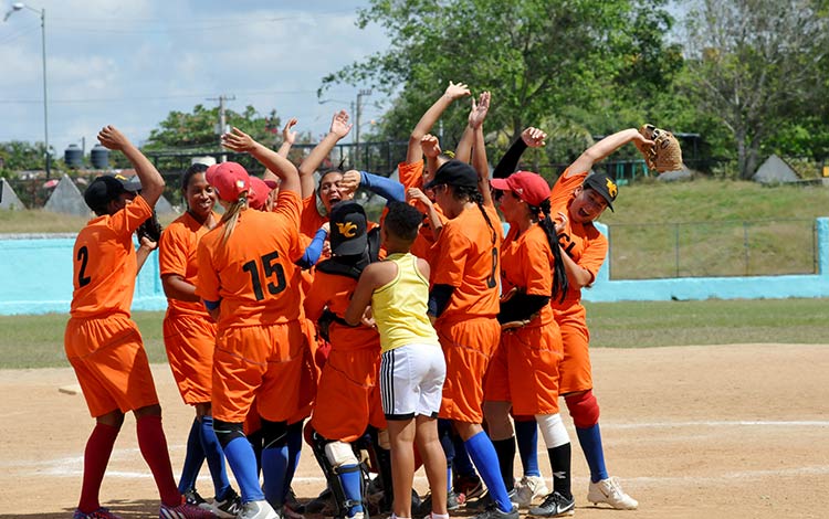 Equipo femenino de softbol de Villa Clara, campeón de 2017.