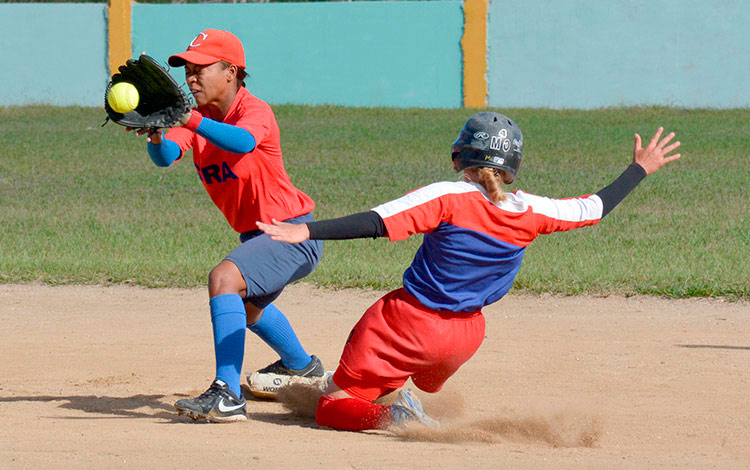 Juego final entre Villa Clara y Granma.