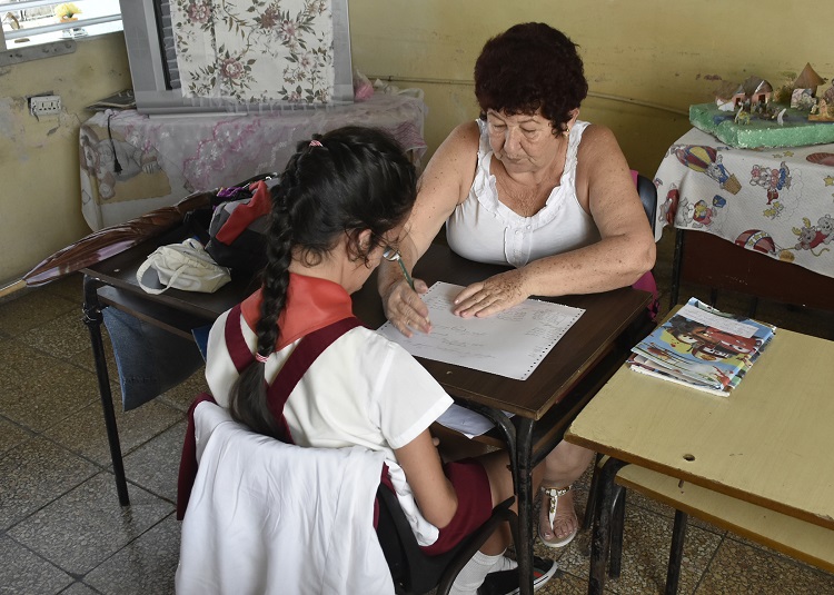 Profesora Maricel Carpio Jiménez Profesora Maricel Carpio Jiménez