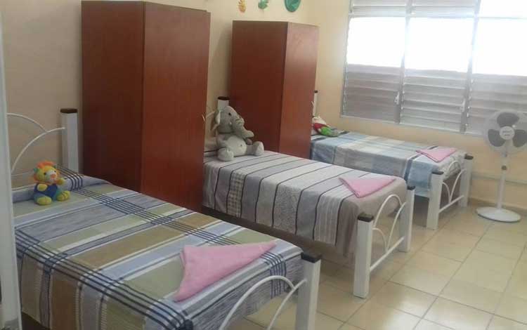 Inauguran Raúl y Dí­az-Canel Escuela Especial Amistad Cuba-Vietnam