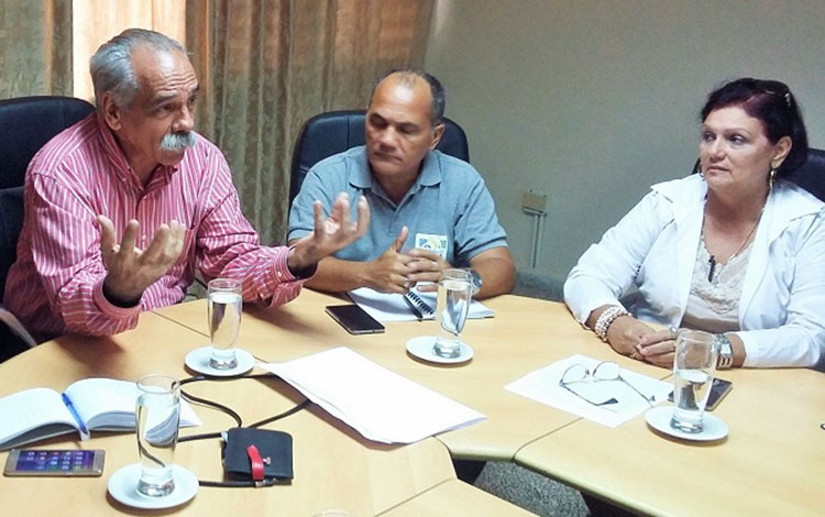 Doctor Jorge González Pérez visita Universidad Médica de Villa Clara.