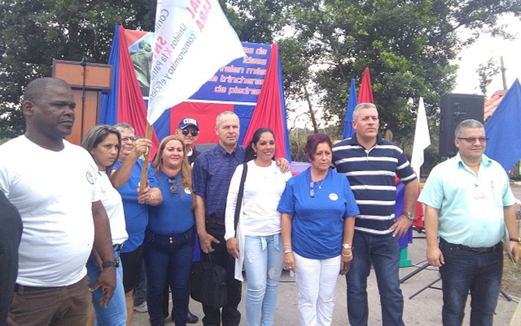 Delegación de Villa Clara a la Conferencia Nacional del Sindicato de Energía y Minas.