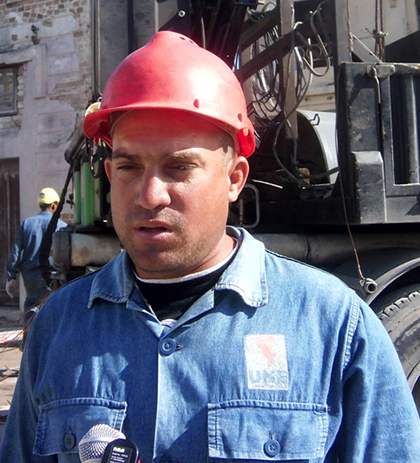 Yurisander González Riverón, jefe de brigada de Empresa Eléctrica de Villa Clara que labora en La Habana tras tornado del 27 de enero de 2019.