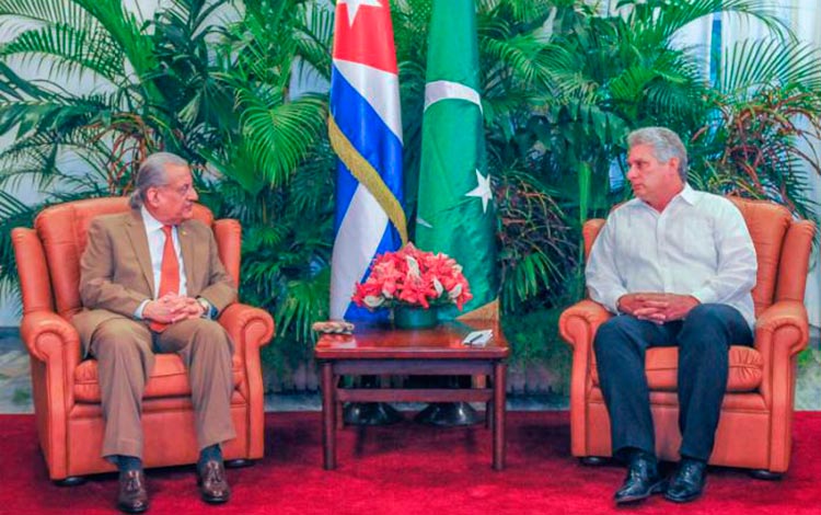 Miguel Díaz-Canel y Mian Raza Rabbani