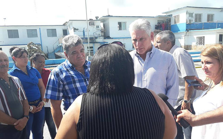 Recorrido de Miguel Dí­az-Canel por la Empresa Pesquera de la Isla de la Juventud.
