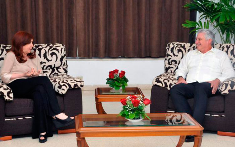 Presidente de Cuba, Miguel Díaz-Canel Bermúdez, y expresidenta de Argentina, Cristina Fernández de Kirchner.