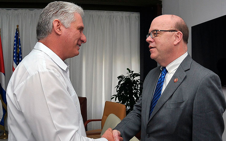 Miguel Díaz-Canel Bermúdez y James McGovern.