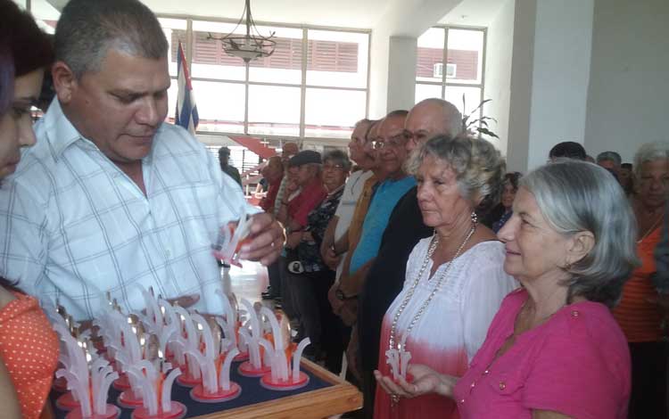 Entrega de Sello 60 Aniversario de la Batalla de Santa Clara