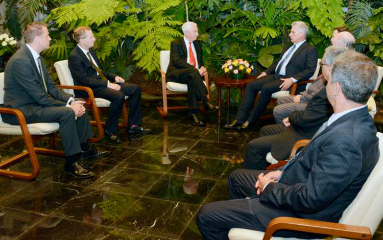 Encuentro entre Miguel Dí­az-Canel Bermúdez y Lord David Triesman.