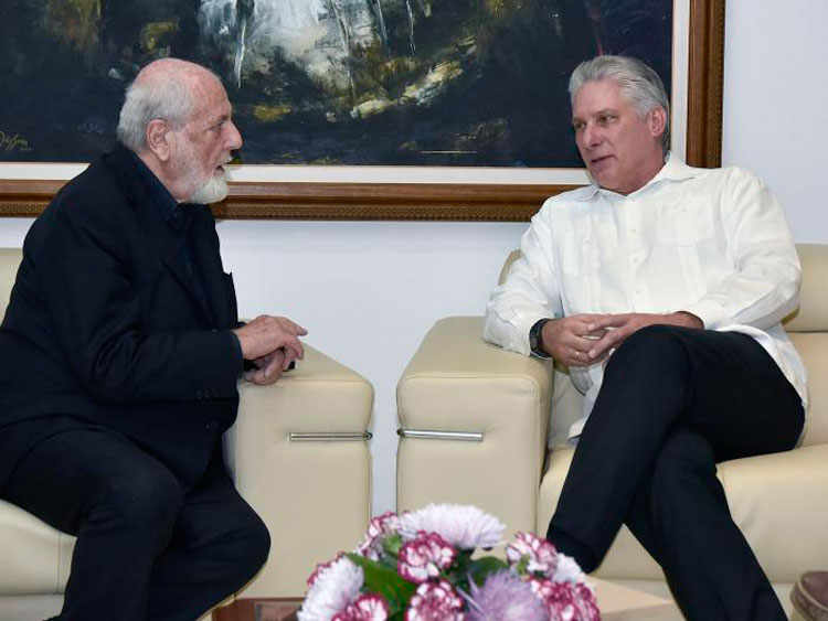 Presidente cubano, Miguel Díaz-Canel, y artista italiano Michelangelo Pistoletto.