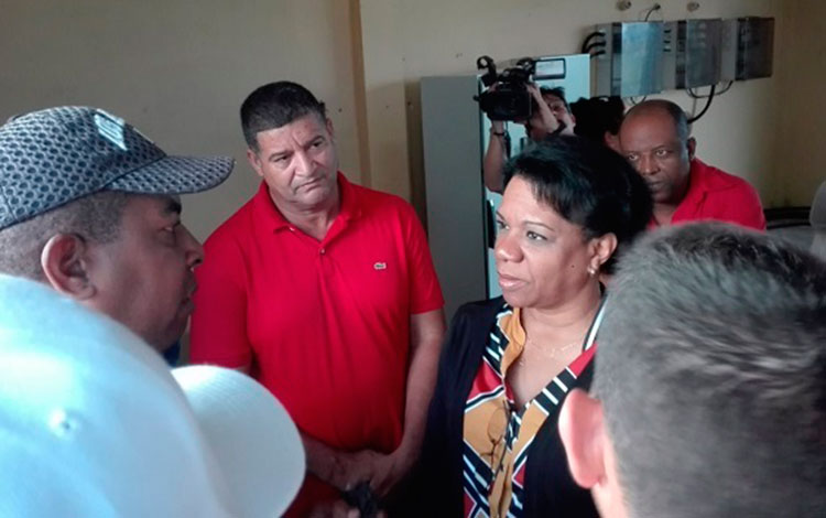Vice primera ministra Inés Marí­a Chapman en recorrido por el municipio de San Antonio de los Baños.