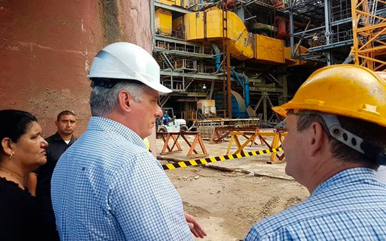 Miguel Díaz-Canel en visita gubernamental a Artemisa.