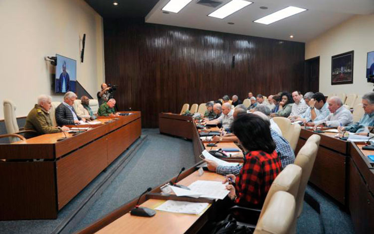 Consejo de Ministros evalúa recuperación tras tornado en La Habana.