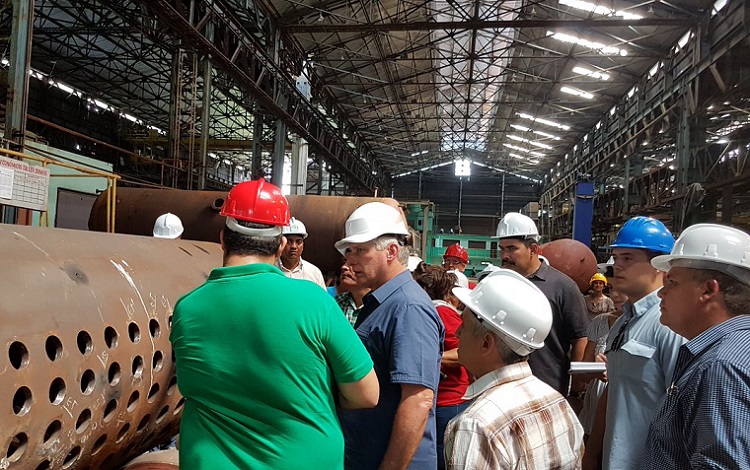 Miguel Díaz-Canel en Fábrica de Calderas de Sagua la Grande