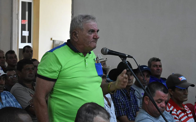 Julio Rodríguez Lima, campesino de Camajuaní. Julio Rodríguez Lima, campesino de Camajuaní.