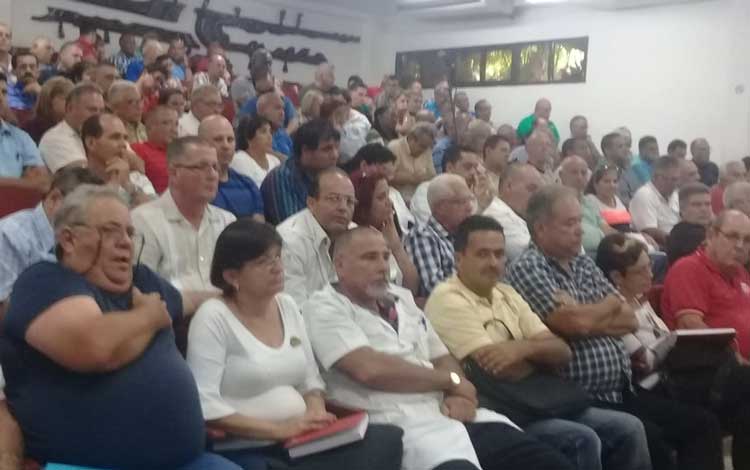 Reunión resumen de visita gubernamental