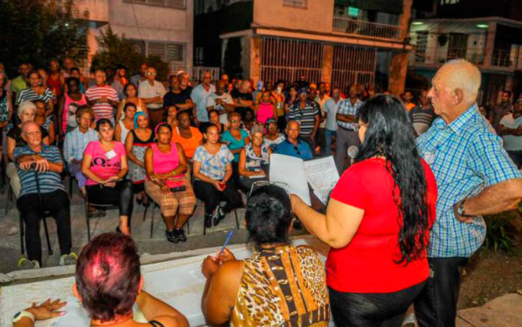 Asamblea de nominación de candidatos a delegados.