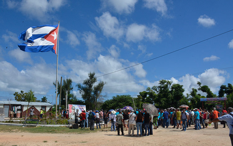 Delegados del Poder Popular de Placetas y Santa Clara recorren consejo popular Emilio Córdova. Delegados del Poder Popular de Placetas y Santa Clara recorren consejo popular Emilio Córdova.