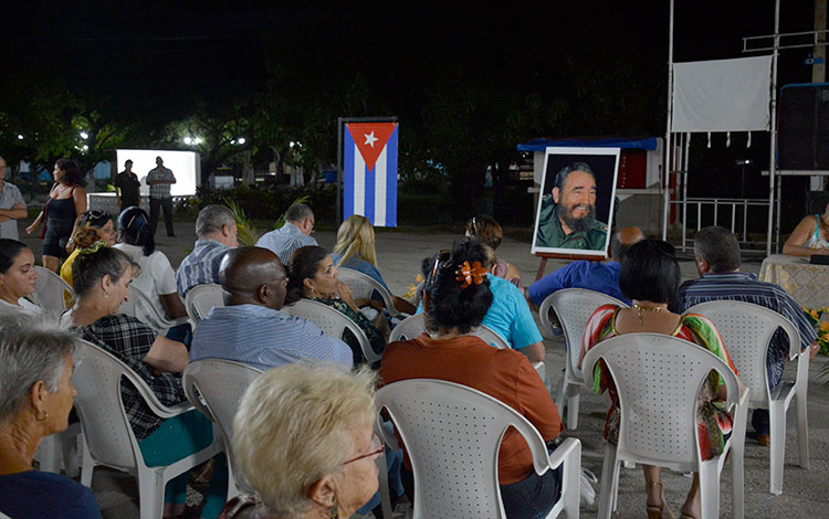 Asamblea de rendición en Emilio Córdova