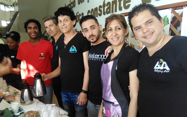 Proyecto comunitario Arte y Belleza