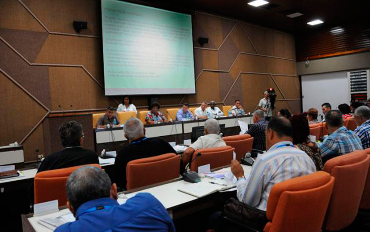 Comisión del Parlamento cubano.