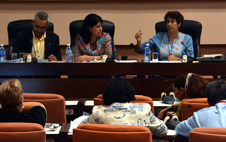 Comisión de Educación, Cultura, Ciencia, Tecnología y Medio Ambiente del Parlamento.