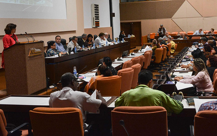 Yolanda Ferrer Gómez, presidenta de la Comisión de Relacioines Internacionales.