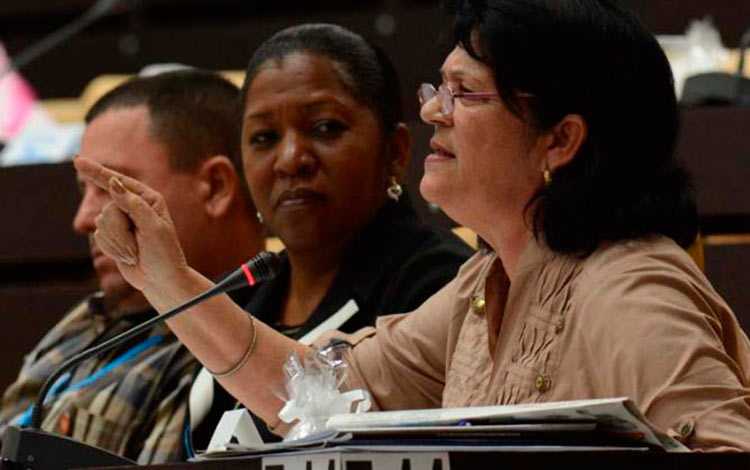 Diputado participan en décimo periodo ordinario de sesiones de la VIII Legislatura.