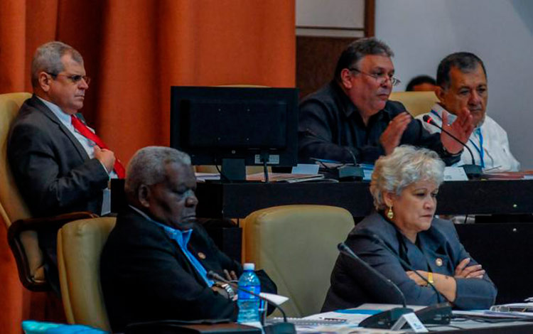 Marino Murillo Jorge en sesión ordinaria de la Asamblea Nacional del Poder Popular.