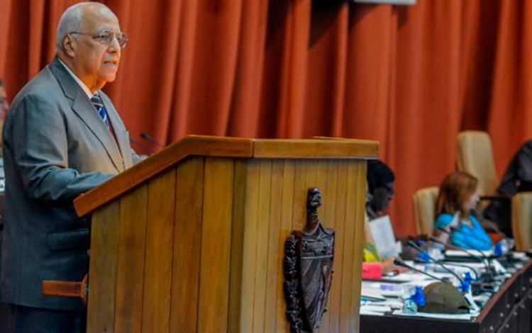 Ricardo Cabrisas, ministro de Economía y Planificación, en sesión ordinaria de la Asamblea Nacional.