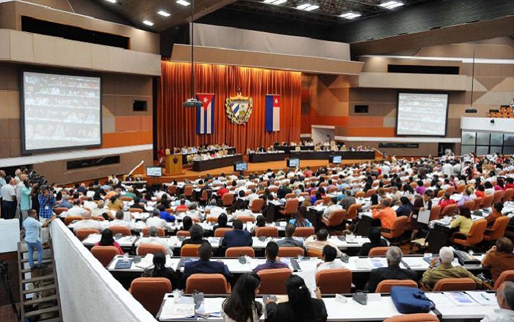 Sesiona Asamblea Nacional del Poder Popular en el Palacio de las Convenciones.