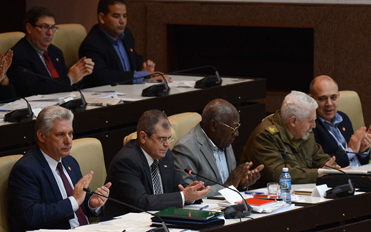 Presidente cubano, Miguel Dí­az-Canel, y miembros del Consejo de Estado en sesión ordinaria de la Asamblea Nacional.