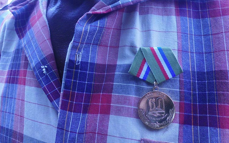 Medalla Aniversario 60 de las FAR.
