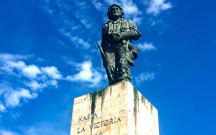 Escultura de la Plaza Ernesto Che Guevara.