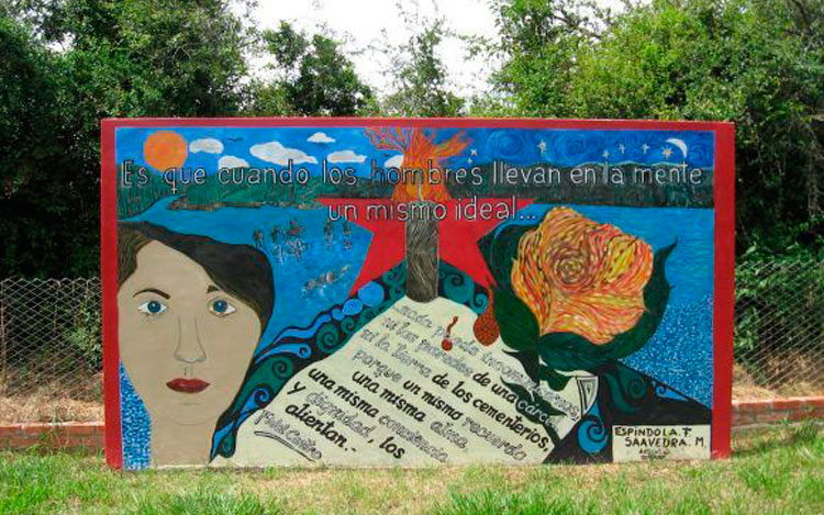 Un mural firmado por Espíndola y Saavedra que se levanta en el terreno donde fueron enterrados los caidos el 31 de agosto de 1967 recuerda a Tania y a sus compañeros. 