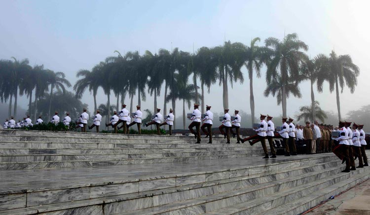 Ceremonia de inhumación de restos de combatientes de II Frente Oriental.