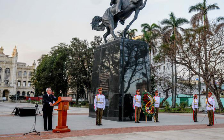 Eusebio Leal en acto para develar estatua ecuestre de Martí­