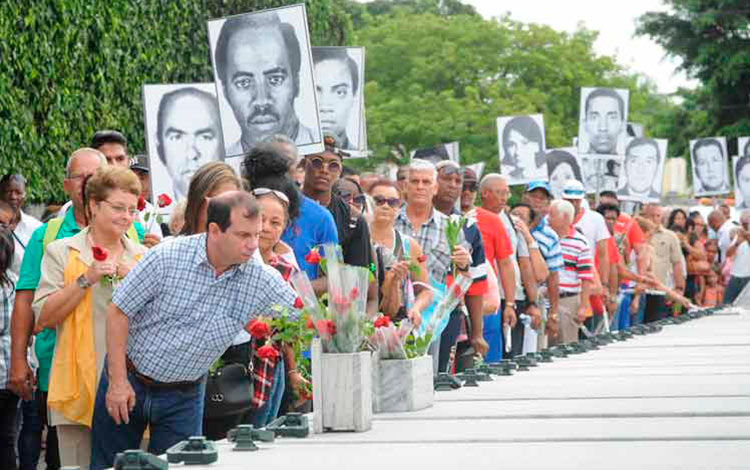 Homenaje a mártires de Barbados.