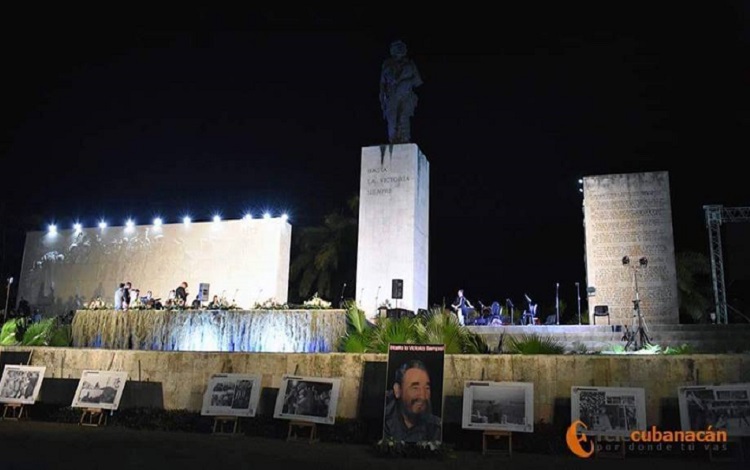 Banderas en la Plaza