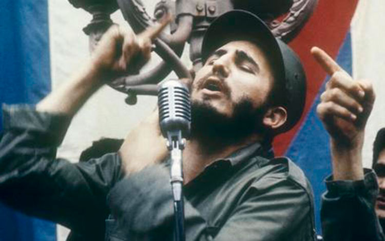 Fidel Castro habla al pueblo de Santa Clara, 6 de enero de 1959.