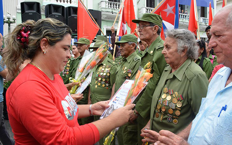 Combatientes de la Columna #1 son reconocidos en Santa Clara el 6 de enero de 2019.