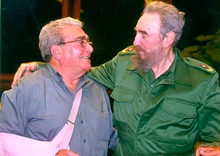 Comandante Víctor Bordón y Fidel Castro Ruz.