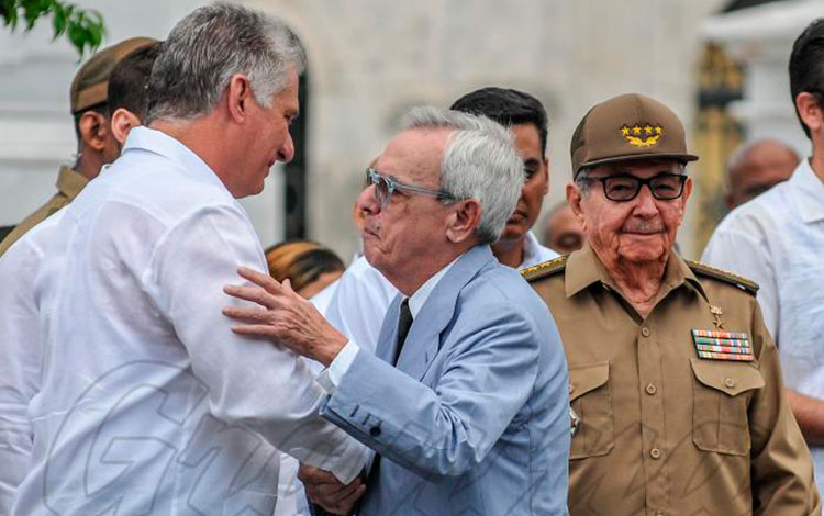 Miguel Dí­az-Canel, Raúl Castro y Eusebio Leal, en el acto por el aniversario 114 de la muerte del Generalí­simo Máximo Gómez.