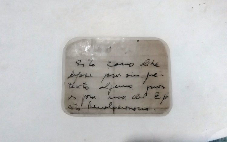 Salvoconducto con la letra del Che Guevara