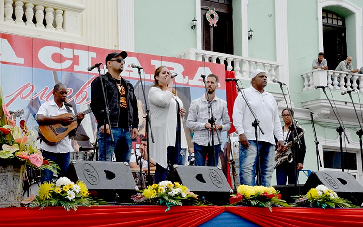 Momento artístico en la reedición de la Caravana de la Libertad, el 6 de enero de 2020. Momento artístico en la reedición de la Caravana de la Libertad, el 6 de enero de 2020.