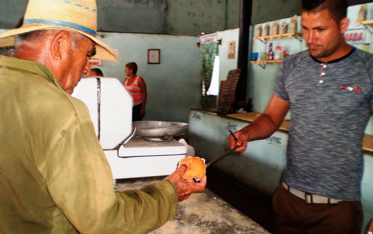Venta normada de pan en Villa Clara.