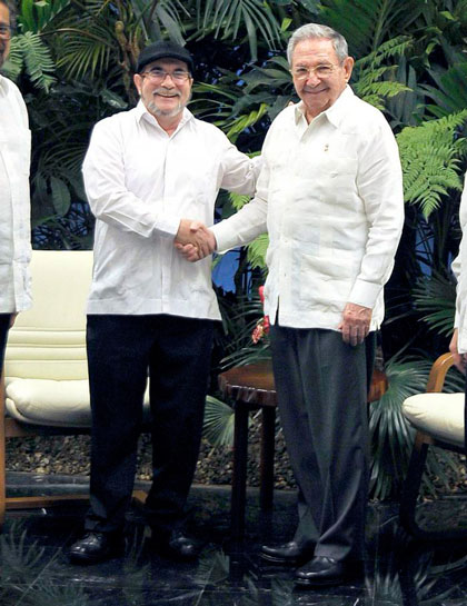 Encuentro del presidente cubano, Raúl Castro Ruz, y el lí­der de las FARC-EP, Timoléon Jiménez.