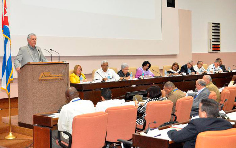 Presidente de la República de Cuba, MIguel Díaz-Canel, interviene en la reunión de balance anual de la Fiscalía General de la República.