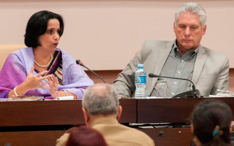 Presidente de Cuba, Miguel Dí­az-Canel, durante reunión de balance anual de la Fiscalí­a General de la República.